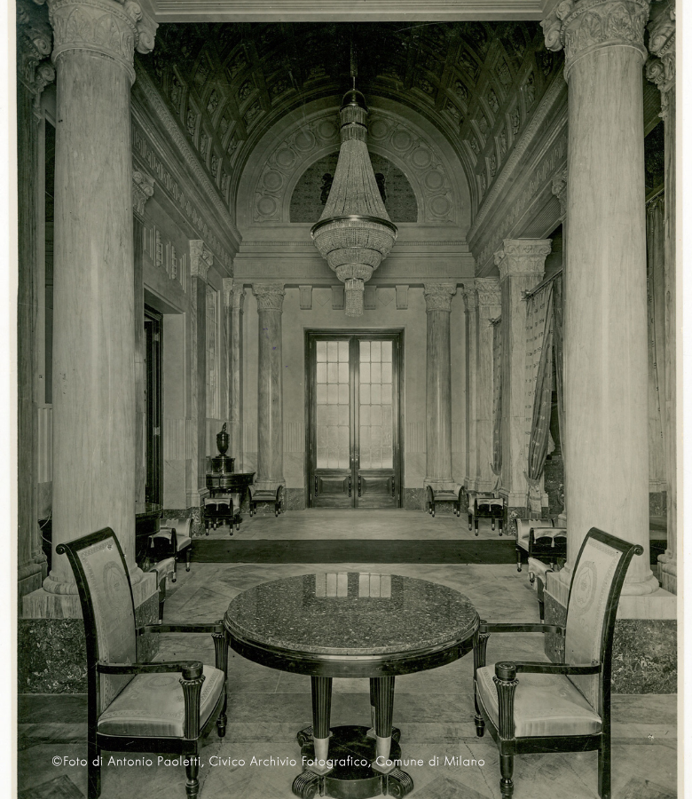 Padiglione reale, stazione Centrale di Milano, veduta della sala con arredo originale   Royal hall, Milan Central station, a view of the hall with the original furniture    Photo © Antonio Paoletti, Civico Archivio Fotografico, Comune di Milano 