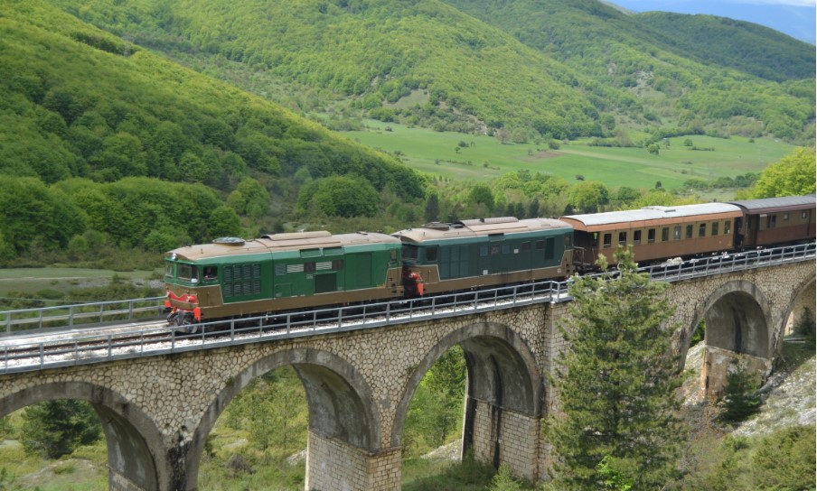 tour treno abruzzo